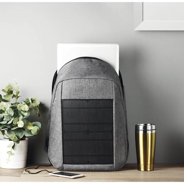 Obrázky: Šedý batoh se solárním panelem, Obrázek 7