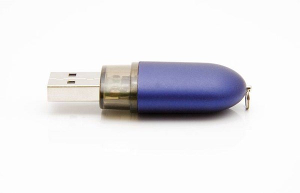 Obrázky: Infocap modrý oválný USB flash disk s očkem,4GB, Obrázek 3