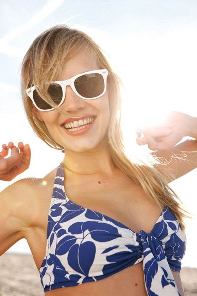 Obrázky: Sluneční brýle s UV ochranou v bílé obrubě, Obrázek 5