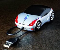 Obrázky: USB optická myš PC TRACER ve tvaru závodního auta