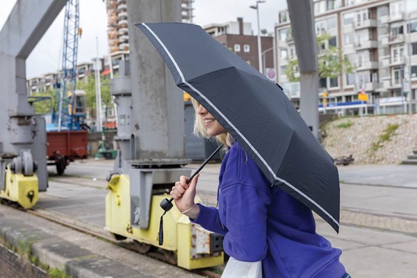 Obrázky: Černý rPET manuální deštník s reflexním proužkem, Obrázek 6