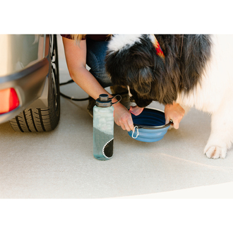 Obrázky: Modrá plastová skládací miska pro psy s karabinou, Obrázek 4