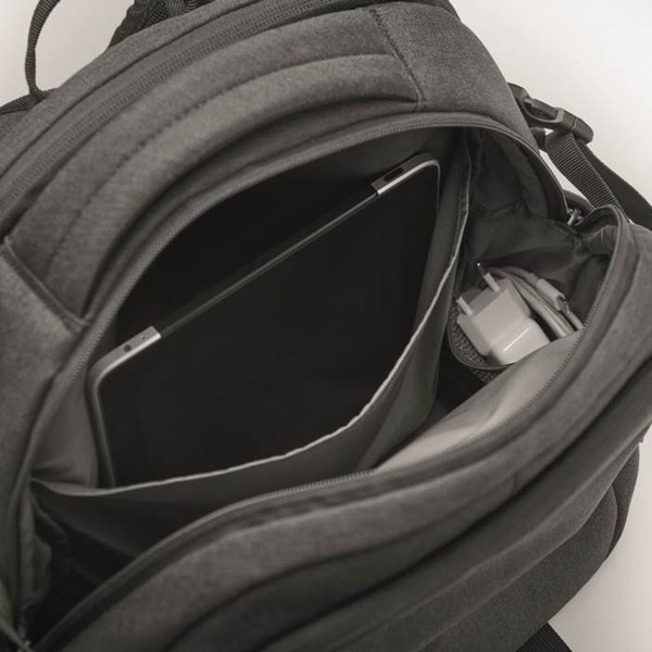Obrázky: Černý polstrovaný batoh na notebook z 600D RPET PE, Obrázek 7