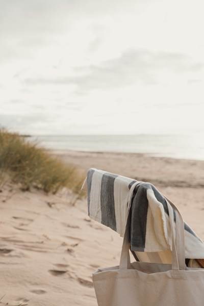Obrázky: Bílo-šedá plážová osuška VINGA Valmer se střapci, Obrázek 5