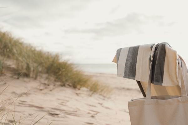 Obrázky: Bílo-šedá plážová osuška VINGA Valmer se střapci, Obrázek 8