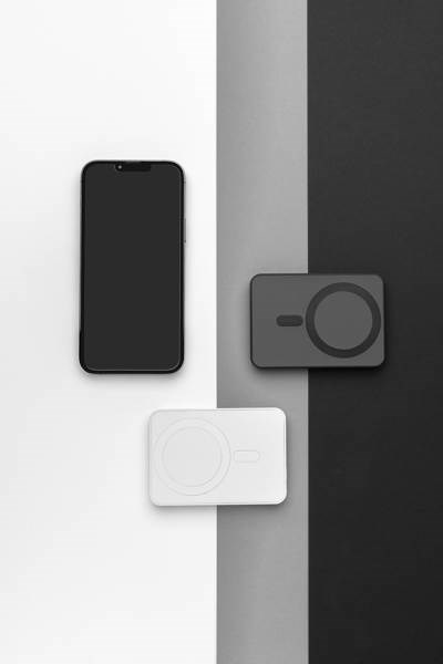 Obrázky: Bílá bezdrátová powerbanka 5000mAh Magnetix, Obrázek 9
