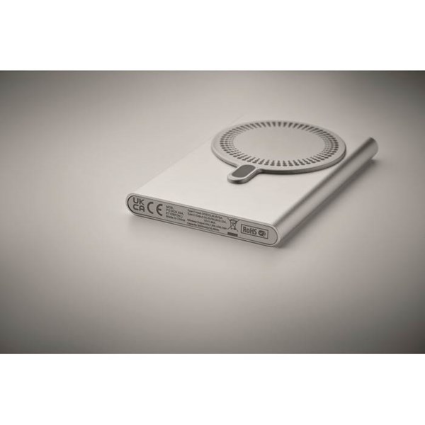 Obrázky: Powerbanka 5000 mAh s bezdrát.magnet.nab., stříbrná, Obrázek 3