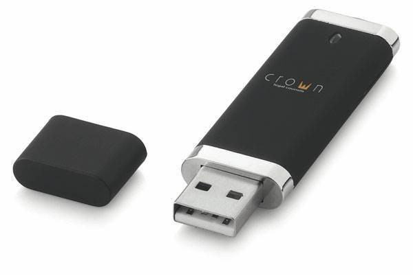 Obrázky: Černý plastový USB flash disk 64GB s krytkou