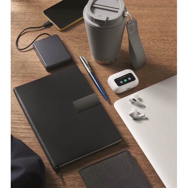 Obrázky: Pozn. blok A5-měkký PU, kovový detail na obálce, Obrázek 11