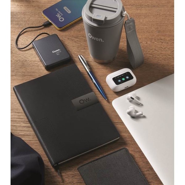 Obrázky: Pozn. blok A5-měkký PU, kovový detail na obálce, Obrázek 12