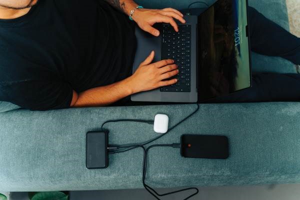Obrázky: Urban Vitamin 65W hybridní nabíječka 10000mAh, Obrázek 14