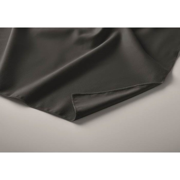 Obrázky: Ručník z mikrovlákna 50x100 cm s poutkem, černá, Obrázek 4