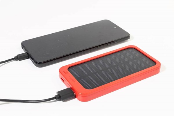 Obrázky: Powerbanka 4000 mAh z ABS se solární nab., červená, Obrázek 6