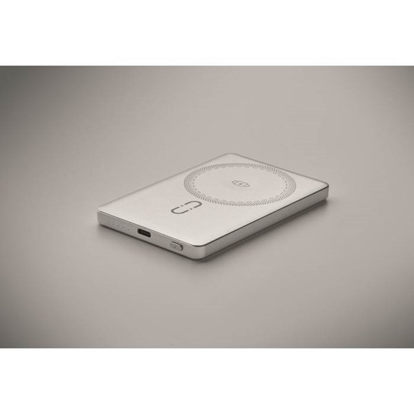 Obrázky: Matně stříbrná magnetická powerbanka 5000mAh 15W, Obrázek 5