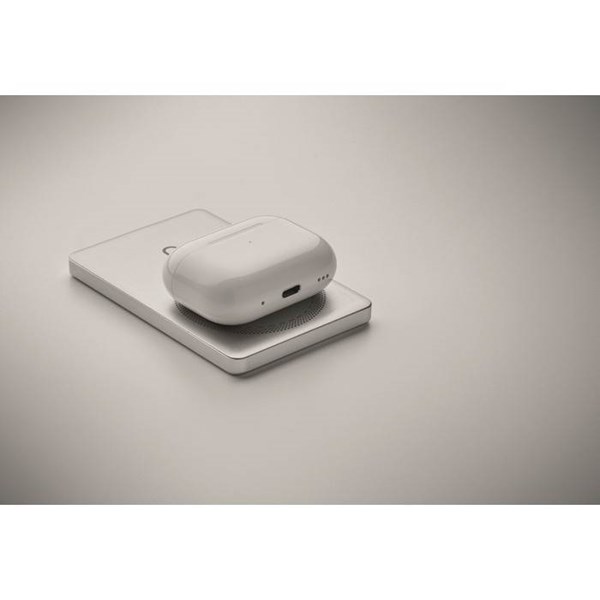 Obrázky: Matně stříbrná magnetická powerbanka 5000mAh 15W, Obrázek 7