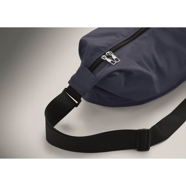 Obrázky: Modrá nylonová crossbody městská taška, Obrázek 2