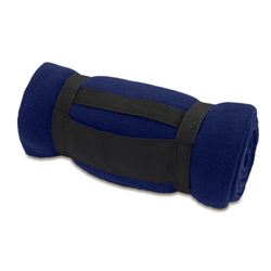 Zobrazit detaily pro Tmavě modrá fleecová deka s úchytem, 180 g/m2 Obrázky: Tmavě modrá fleecová deka s úchytem, 180 g/m2