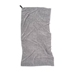 Zobrazit detaily pro Šedá sportovní osuška VINGA z GRS RPET 140x70cm Obrázky: Šedá sportovní osuška VINGA z GRS RPET 140x70cm