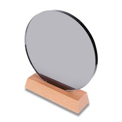 Zobrazit detaily pro Skleněná trofej, pohár na dřevěném podstavaci Obrázky: Skleněná trofej, pohár na dřevěném podstavaci